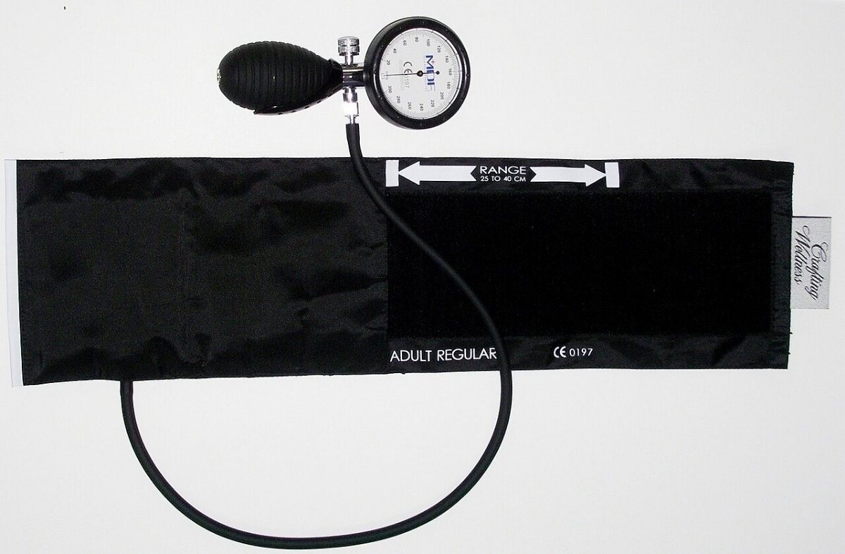 A sphygmomanometer and blood pressure cuff