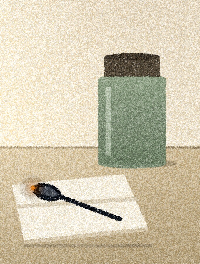 点描画:たたまれた麻の布の上に小さなスプーンが置かれ、そばにラベルのない瓶がある。縦長の画面にやわらかな横からの光。スプーンの先に琥珀色の点が一つ。