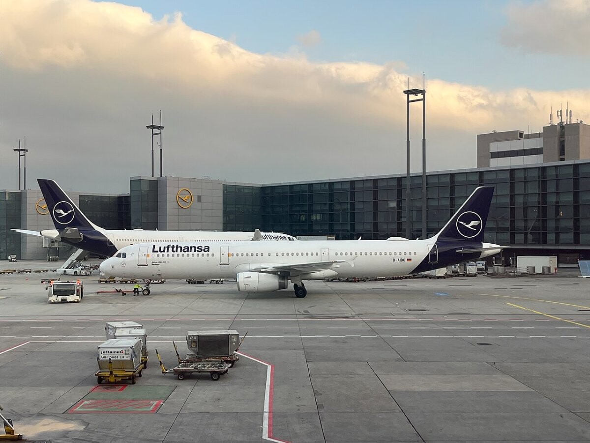 A Lufthansa airliner at Frankfurt-Hahn Airport