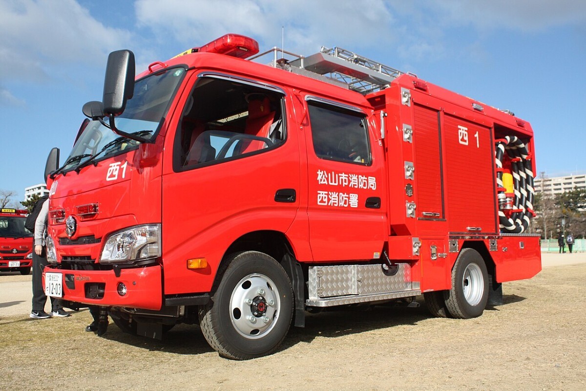 松山市の消防ポンプ車