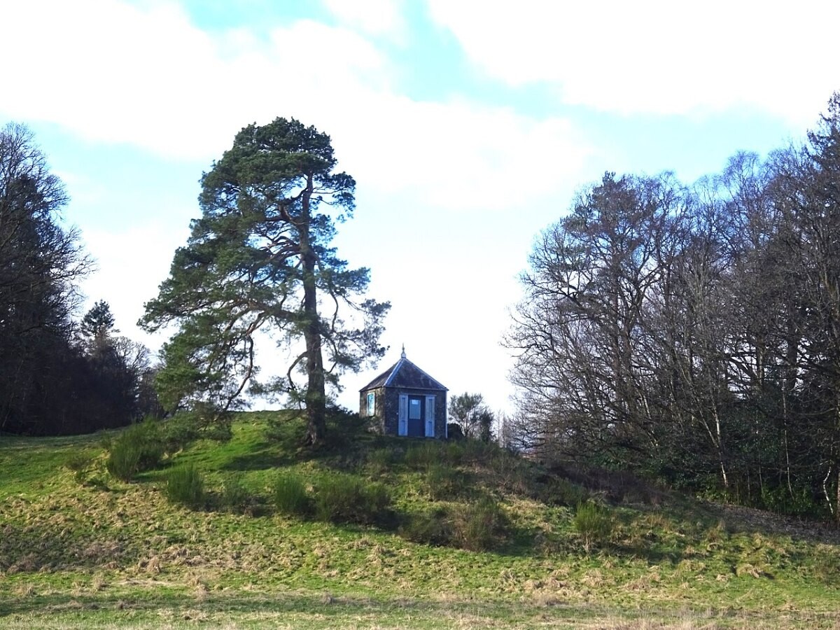 Earthquake House, Comrie